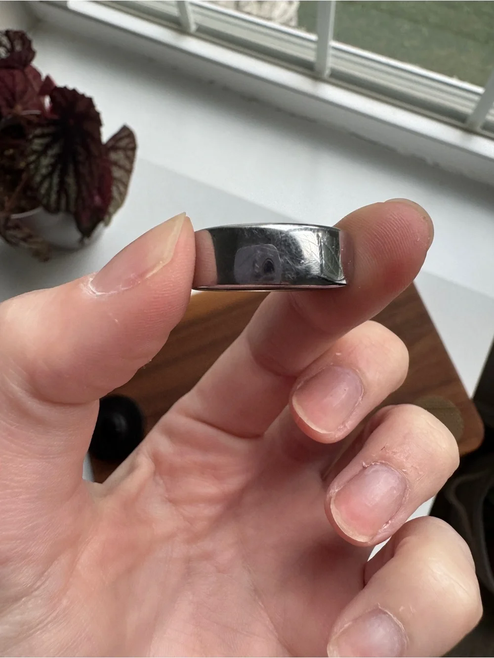 Oura ring gen 3 size 7 silver with charger